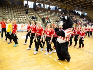 Mezátadó a sportcsarnokban - fotó: Ónodi Zoltán