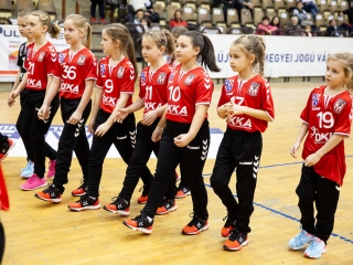 Mezátadó a sportcsarnokban - fotó: Ónodi Zoltán