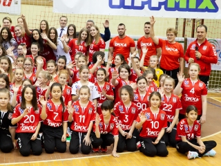 Mezátadó a sportcsarnokban - fotó: Ónodi Zoltán