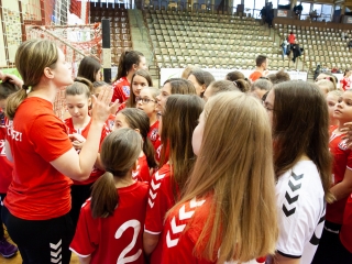 Mezátadó a sportcsarnokban - fotó: Ónodi Zoltán