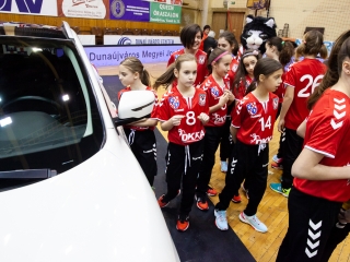 Mezátadó a sportcsarnokban - fotó: Ónodi Zoltán