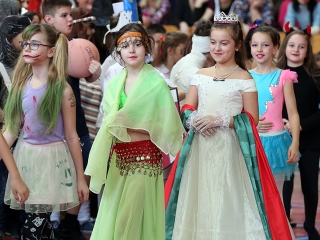 Farsang a Dózsa iskolában (2019) - fotó: Sándor Judit