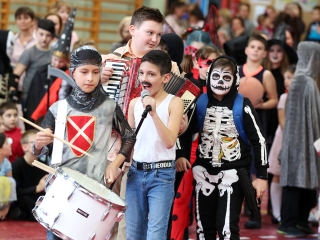 Farsang a Dózsa iskolában (2019) - fotó: Sándor Judit