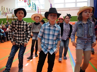 Farsangi bál a Móriczban - fotó: 