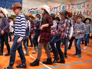 Farsangi bál a Móriczban - fotó: 