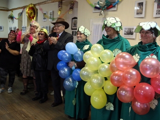 Nyugdíjasok farsangja Pentelén - fotó: Sándor Judit