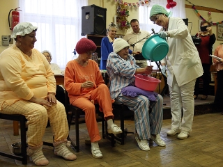 Nyugdíjasok farsangja Pentelén - fotó: Sándor Judit