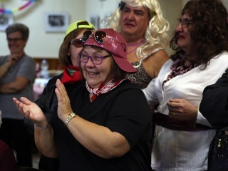 Nyugdíjasok farsangja Pentelén - fotó: Sándor Judit