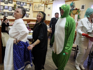 Nyugdíjasok farsangja Pentelén - fotó: Sándor Judit