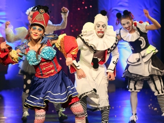 Táncirkusz - Premier a Bartókban - fotó: Sándor Judit