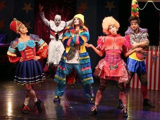 Táncirkusz - Premier a Bartókban - fotó: Sándor Judit