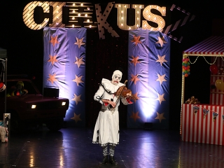 Táncirkusz - Premier a Bartókban - fotó: Sándor Judit