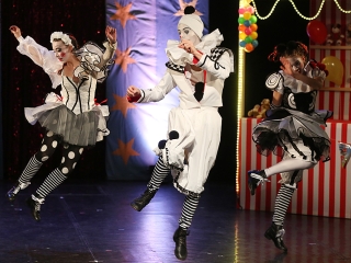 Táncirkusz - Premier a Bartókban - fotó: Sándor Judit