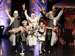 Táncirkusz - Premier a Bartókban - fotó: Sándor Judit