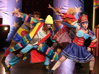 Táncirkusz - Premier a Bartókban - fotó: Sándor Judit