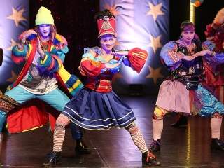 Táncirkusz - Premier a Bartókban - fotó: Sándor Judit