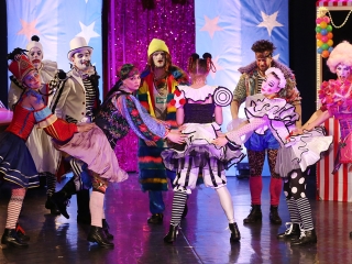 Táncirkusz - Premier a Bartókban - fotó: Sándor Judit