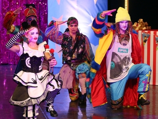 Táncirkusz - Premier a Bartókban - fotó: Sándor Judit