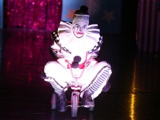 Táncirkusz - Premier a Bartókban - fotó: Sándor Judit