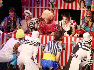 Táncirkusz - Premier a Bartókban - fotó: Sándor Judit