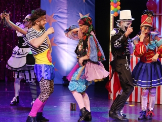 Táncirkusz - Premier a Bartókban - fotó: Sándor Judit