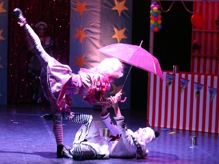 Táncirkusz - Premier a Bartókban - fotó: Sándor Judit