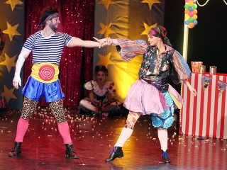 Táncirkusz - Premier a Bartókban - fotó: Sándor Judit