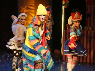 Táncirkusz - Premier a Bartókban - fotó: Sándor Judit