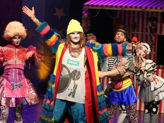 Táncirkusz - Premier a Bartókban - fotó: Sándor Judit