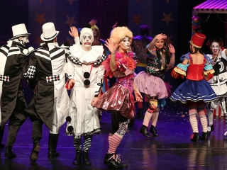 Táncirkusz - Premier a Bartókban - fotó: Sándor Judit