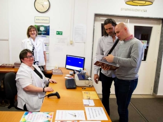 Könyvbemutató a könyvtárban - fotó: Ónodi Zoltán