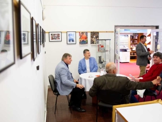 Könyvbemutató a könyvtárban - fotó: Ónodi Zoltán