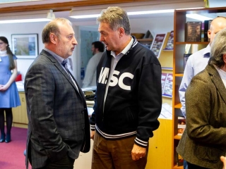 Könyvbemutató a könyvtárban - fotó: Ónodi Zoltán