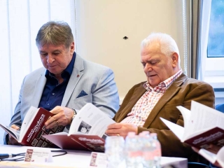 Könyvbemutató a könyvtárban - fotó: Ónodi Zoltán