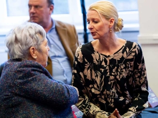 Könyvbemutató a könyvtárban - fotó: Ónodi Zoltán