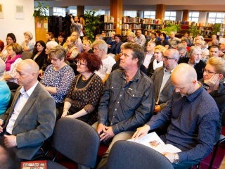 Könyvbemutató a könyvtárban - fotó: Ónodi Zoltán