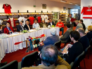 Könyvbemutató a könyvtárban - fotó: Ónodi Zoltán