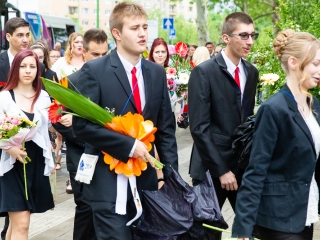 A Lorántffy iskola diákjainak ballagása a főtéren - fotó: Ónodi Zoltán