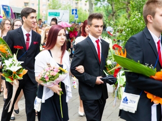 A Lorántffy iskola diákjainak ballagása a főtéren - fotó: Ónodi Zoltán