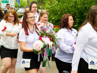 A Lorántffy iskola diákjainak ballagása a főtéren - fotó: Ónodi Zoltán