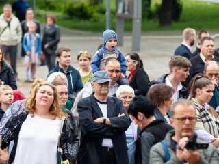 A Lorántffy iskola diákjainak ballagása a főtéren - fotó: Ónodi Zoltán