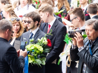 A Lorántffy iskola diákjainak ballagása a főtéren - fotó: Ónodi Zoltán