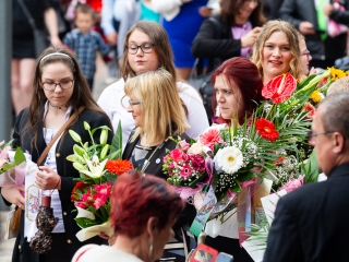 A Lorántffy iskola diákjainak ballagása a főtéren - fotó: Ónodi Zoltán