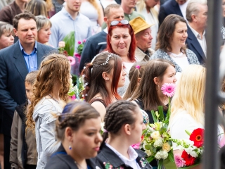 A Lorántffy iskola diákjainak ballagása a főtéren - fotó: Ónodi Zoltán
