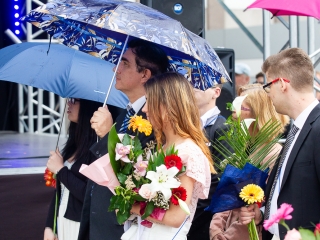 A Lorántffy iskola diákjainak ballagása a főtéren - fotó: Ónodi Zoltán