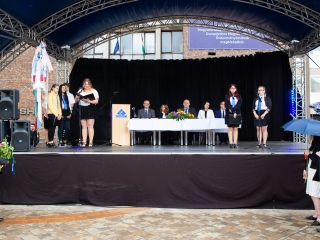 A Lorántffy iskola diákjainak ballagása a főtéren - fotó: Ónodi Zoltán