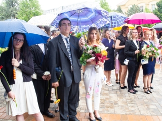 A Lorántffy iskola diákjainak ballagása a főtéren - fotó: Ónodi Zoltán