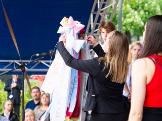 A Lorántffy iskola diákjainak ballagása a főtéren - fotó: Ónodi Zoltán