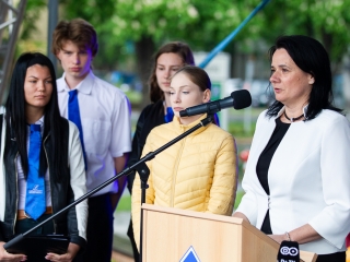 A Lorántffy iskola diákjainak ballagása a főtéren - fotó: Ónodi Zoltán