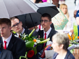 A Lorántffy iskola diákjainak ballagása a főtéren - fotó: Ónodi Zoltán